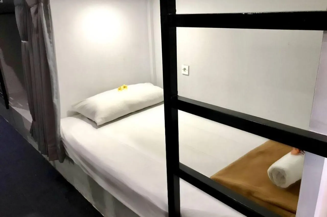 Hostel Capsule Sunset Hotel Seminyak
